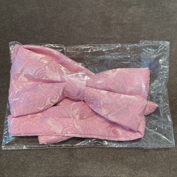 Men’s Pink Paisley Vest, Bow Tie & Pocket Square Size 30 NWT - Picture 2 of 7